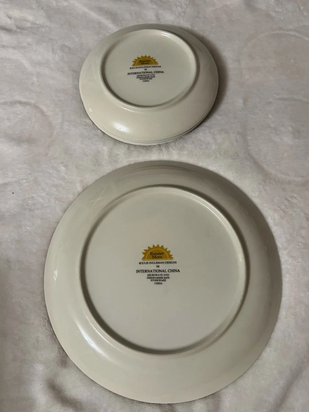 Julie Ingleman Designs 'Rooster Morn' stoneware plates. 3 small plates/1 platter